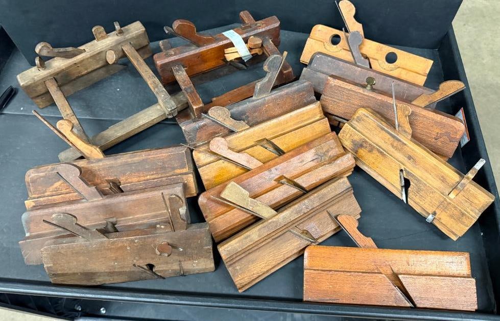 Antique wood planes (1 of 7)