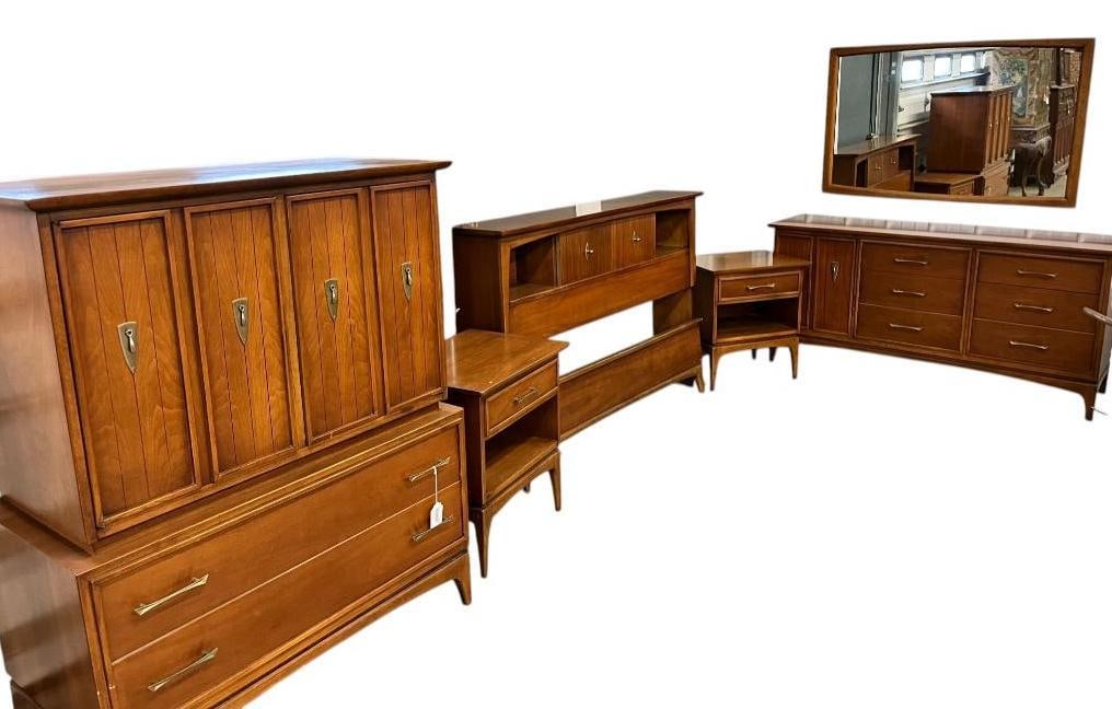 Kent Coffey 5 piece bedroom set (1 of 8)