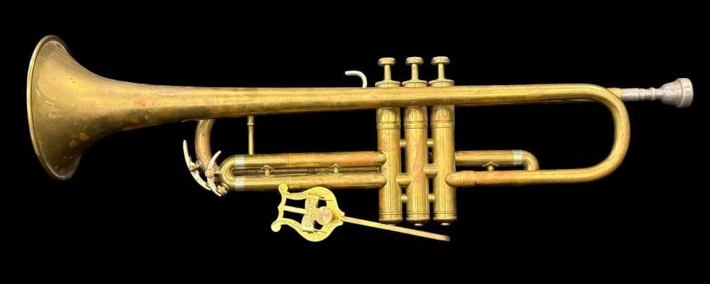 Martin Imperial Trumpet: Martin Imperial Trumpet. Serial # 185796. Approx. 22 x 6 x 5 inches.