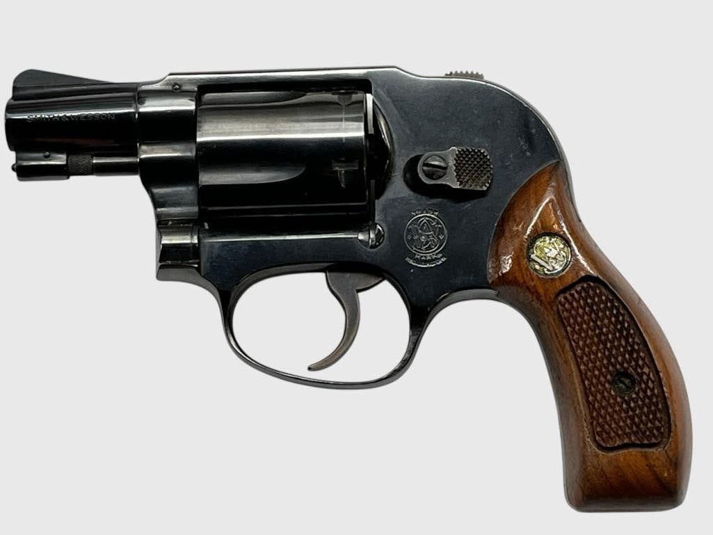 Smith & Wesson Model 49 Revolver .38 Special (1 of 5)