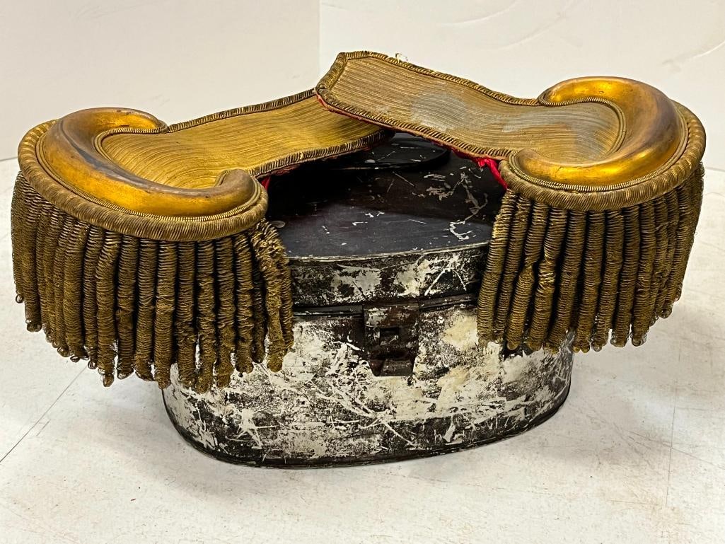 Civil War era epaulettes: Civil War era epaulettes in metal case. Case approx. 5.5 x 10 x 7 inches.