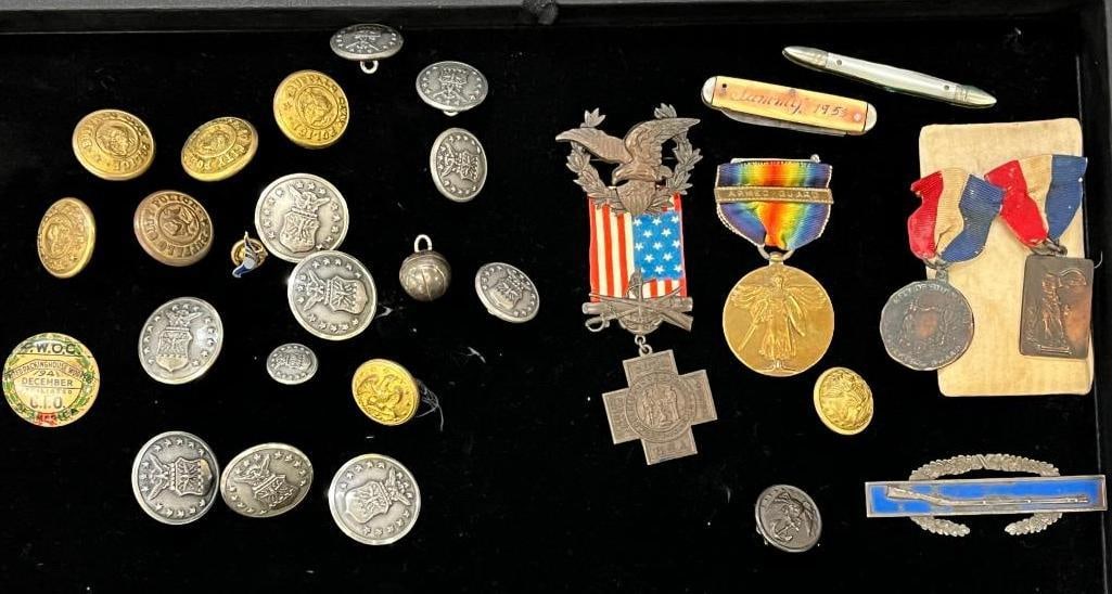 Spanish War Veterans Medal, uniform buttons etc.: Spanish War Veterans Medal, uniform buttons, recreation awards and more.
