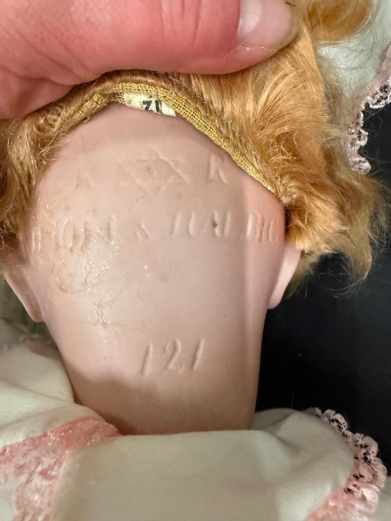 2 porcelain dolls - 7