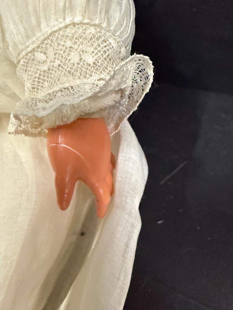 2 porcelain dolls - 8