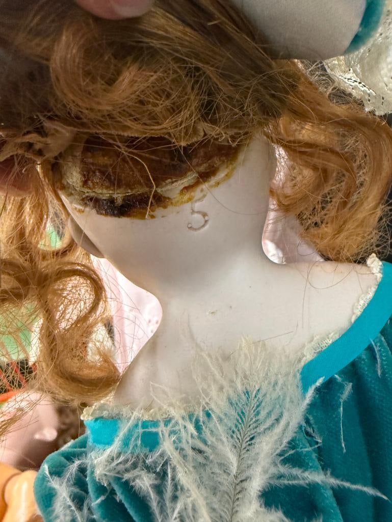 4 porcelain dolls - 11