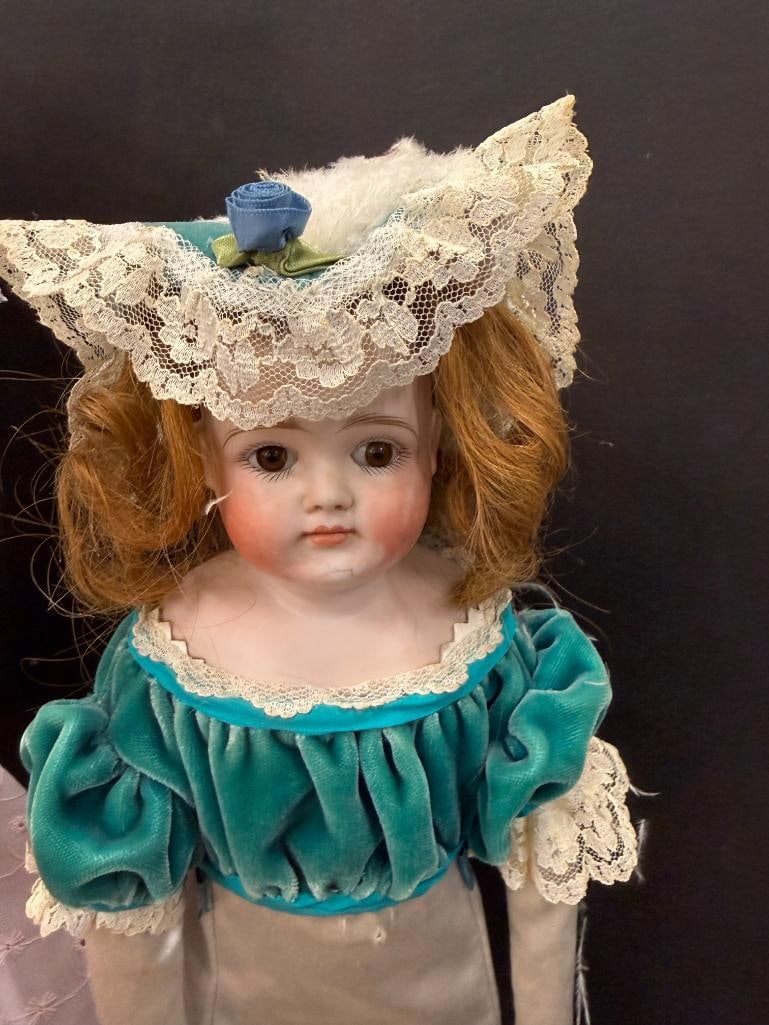 4 porcelain dolls - 3