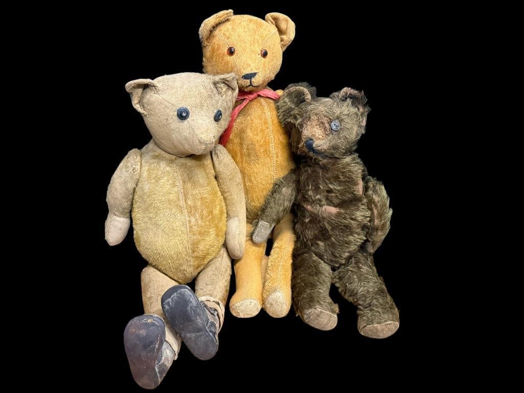 3 antique teddy bears: 3 antique teddy bears
