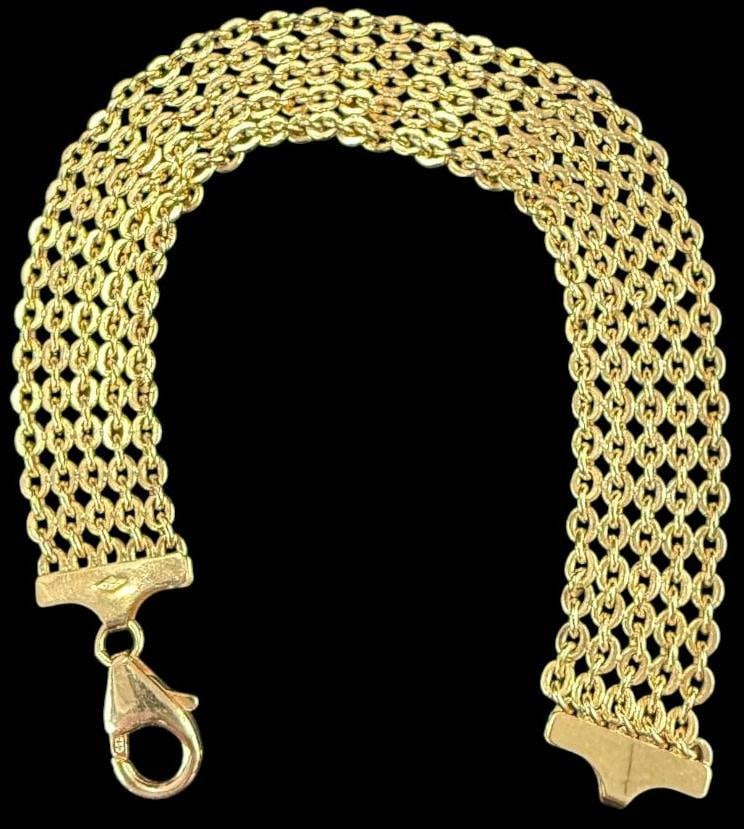 18k Gold Bracelet: 18k Gold Bracelet. Approx. 14.1 grams. Bracelet approx. 7 inches.
