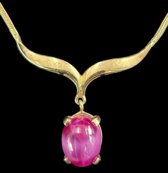 14k Gold Necklace with Pink Star Sapphire: 14k Gold Necklace with Pink Star Sapphire. Approx. 8.4 grams. Necklace from clasp to center approx. 7.5 inches.