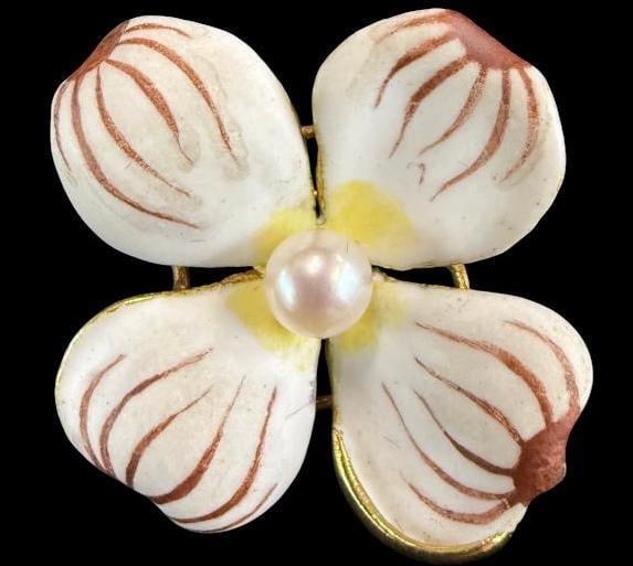 18k Gold with Enamel Flower Pin: 18k Gold with Enamel Flower Pin. Approx. 8.6 grams.