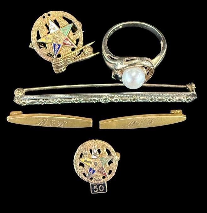 10k Gold Jewelry: 10k Gold Jewelry. Approx. 9.8 grams. 6 pieces.