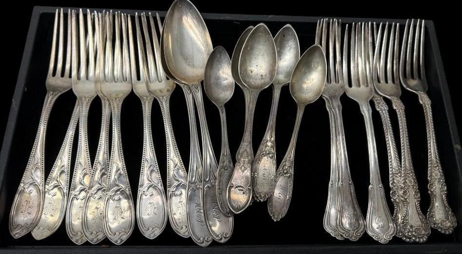 Sterling Silver Flatware: Sterling Silver Flatware. Approx. 30 ozt.