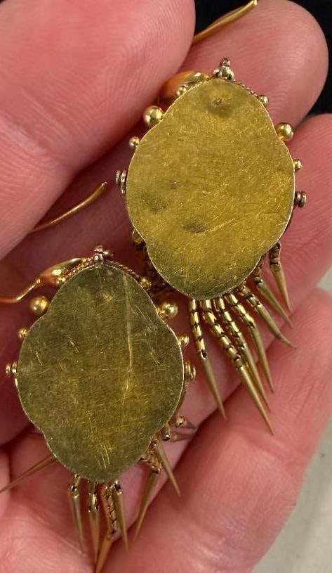 Gold Brooch and Earring set - 7
