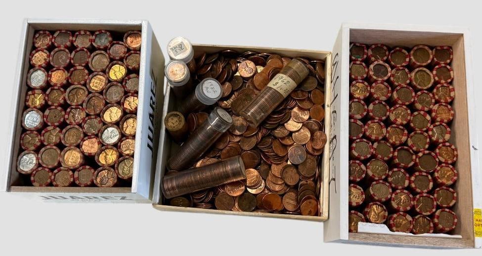 Collection of Wheat and Lincoln Memorial Cents (1 of 4)