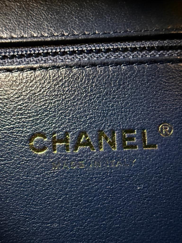 CHANEL Filigree Vanity Case - 10