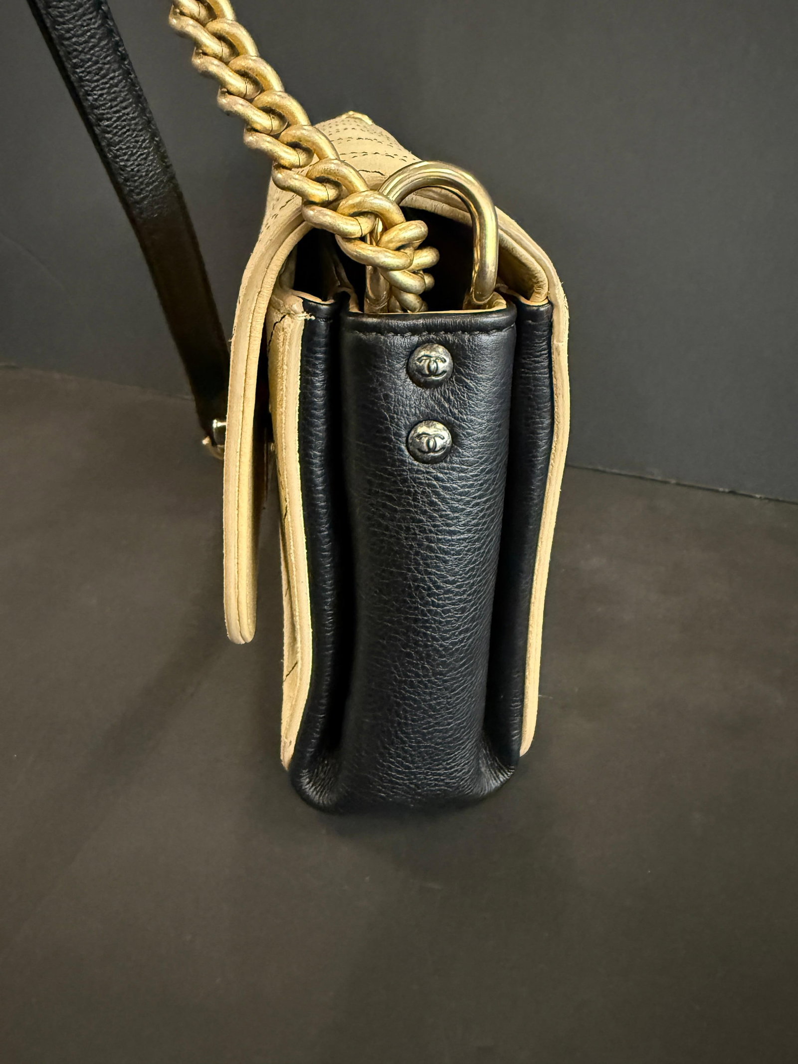 CHANEL Classic Flap Bag - 7