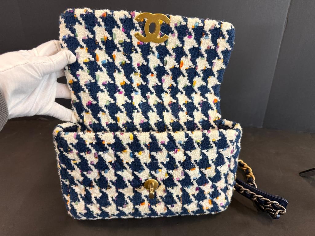CHANEL 19 Flap Bag - 10