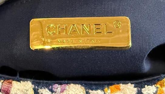 CHANEL 19 Flap Bag - 15