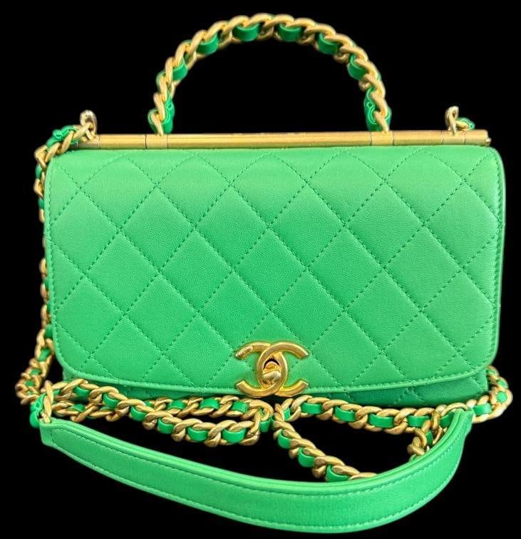 CHANEL La Parisienne Top Handle Flap bag: CHANEL La Parisienne Top Handle Flap bag in green leather. Serial # 30124489. Includes entrupy C.O.A. Approx. 8 x 5.5 x 3.5 inches. Provenance: From an Italian collector.