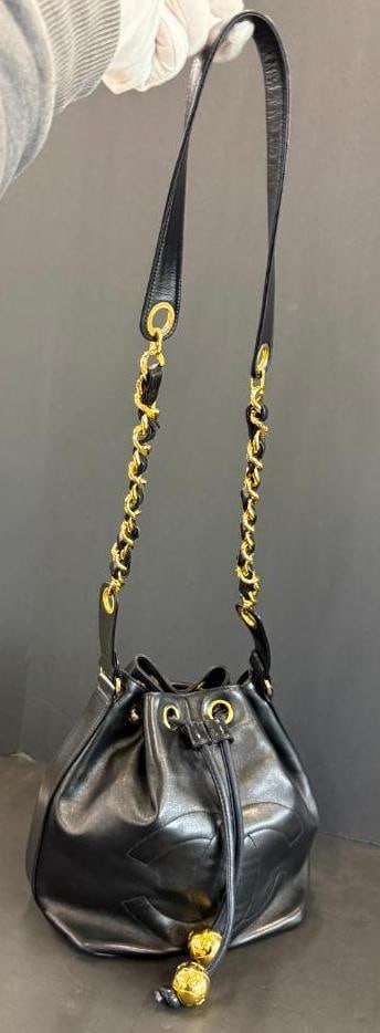 CHANEL Bucket Bag - 3