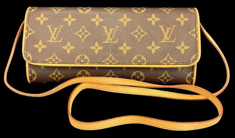 Louis Vuitton Monogram Twin Pochette (1 of 14)
