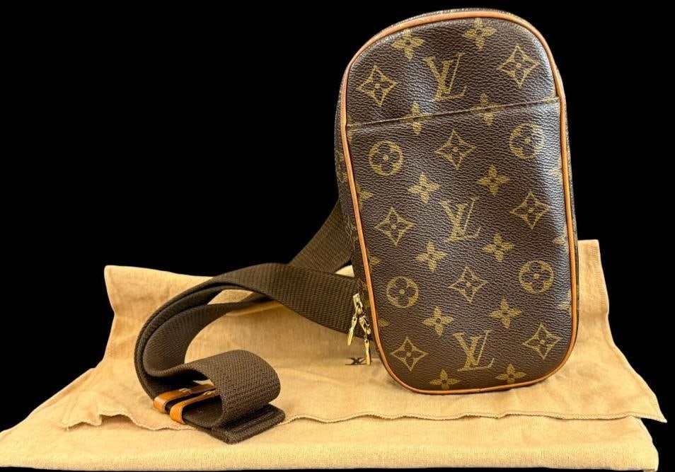 Louis Vuitton Monogram Pochette - 2