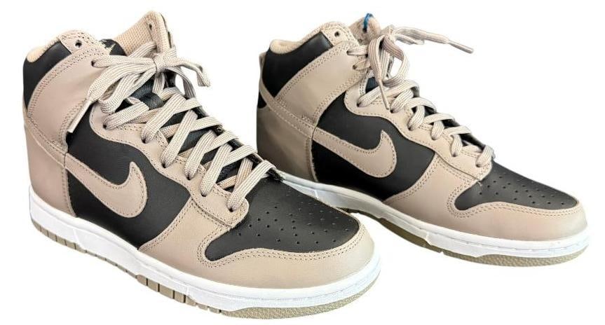 Nike Dunk High Black / Moon Fossil: Nike Dunk High Black / Moon Fossil women's size 7. Comes with Ebay Authenticity.