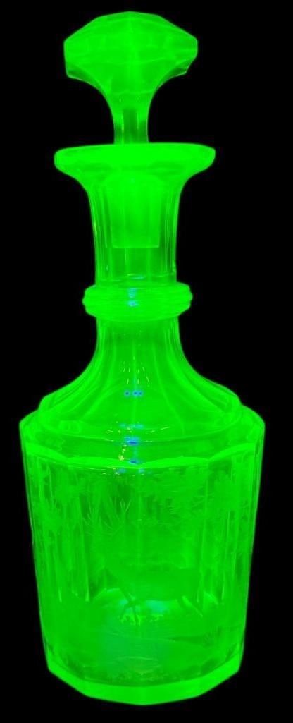 Uranium Glass Decanter with Stag Scene (1 of 10)