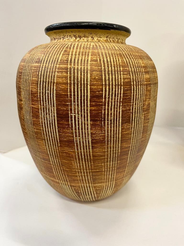 6 Pottery Vases - 10