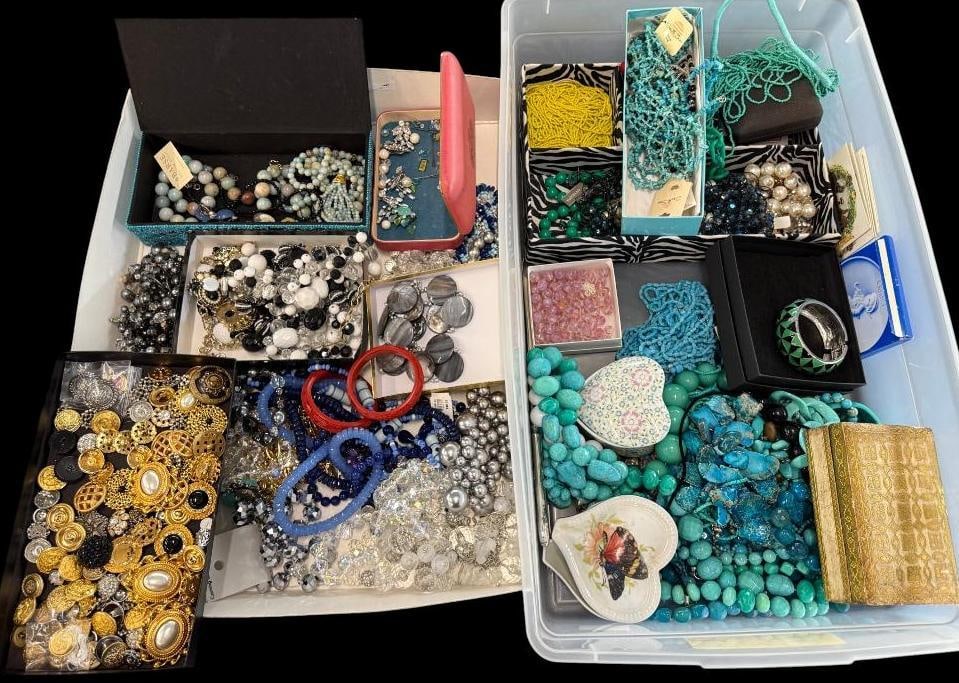 Large Group of Costume Jewelry: Large Group of Costume Jewelry necklaces, bracelets, buttons and more.