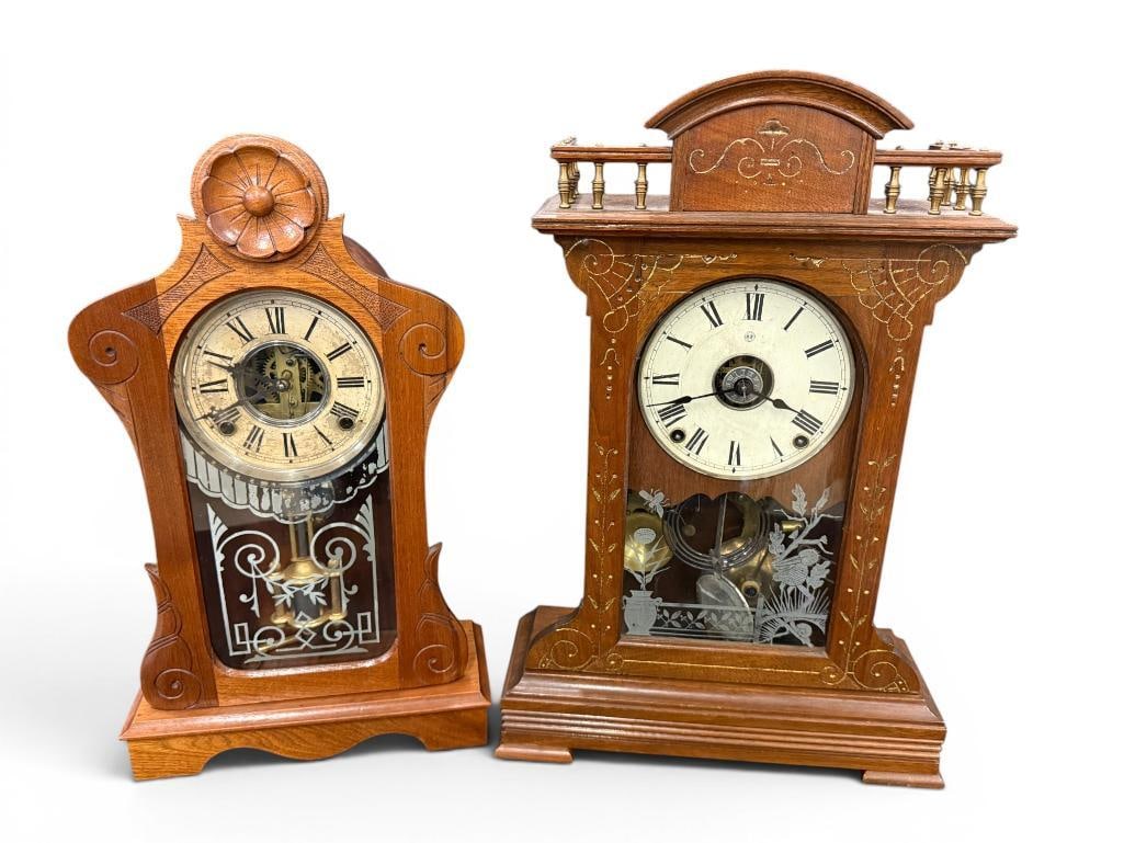 2 Wood Mantle Clocks (1 of 5)