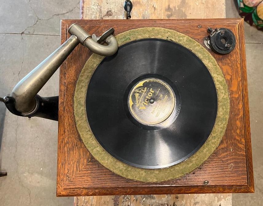 Victor Oak Phonograph - 2