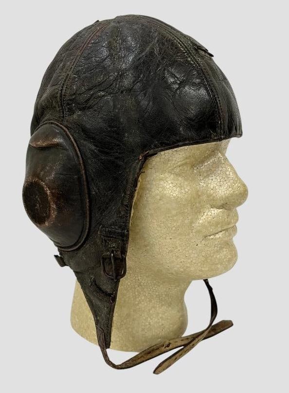 WW2 German Luftwaffe leather helmet: WW2 German Luftwaffe leather flight helmet. LKp W101.