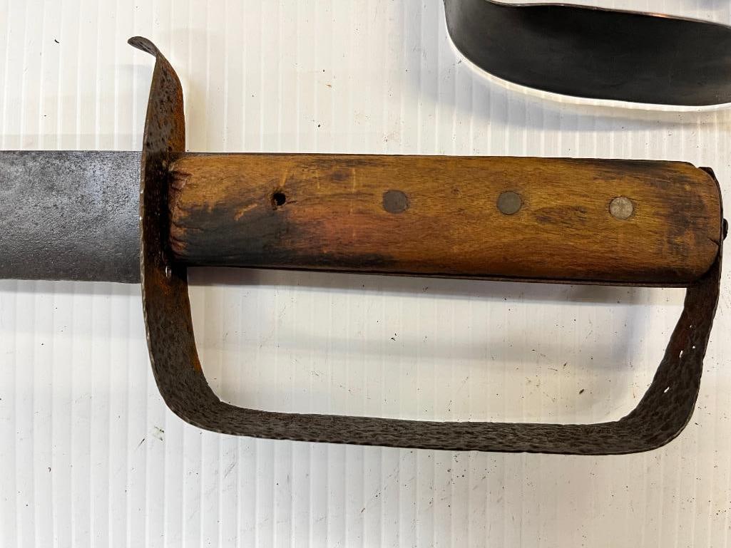 2 D Guard Knives - 3