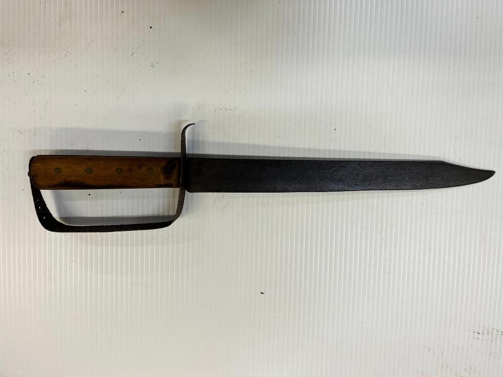 2 D Guard Knives - 4