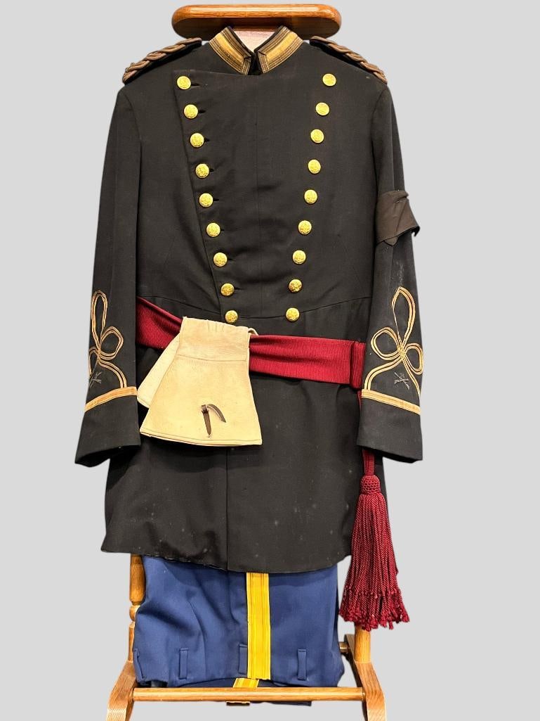 Union Officer Frock coat and pants: Union Officer Frock coat, pants and gloves.