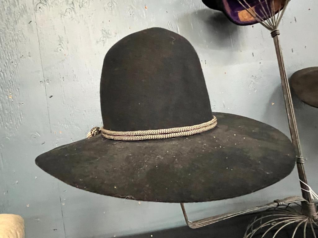 4 Uniform Hats - 5