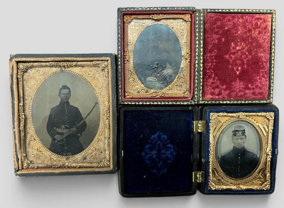 3 Civil War Soldiers early images: 3 Civil War Soldiers early images.