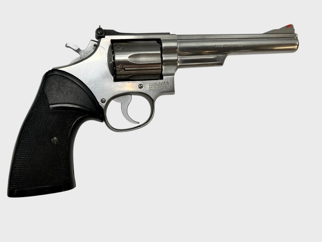 Smith & Wesson Model 66 .357 Magnum (1 of 7)