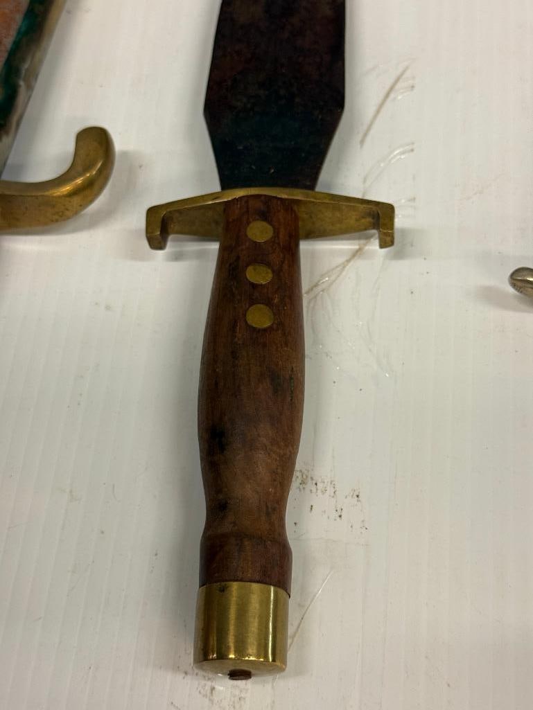 4 Large Knives - 4