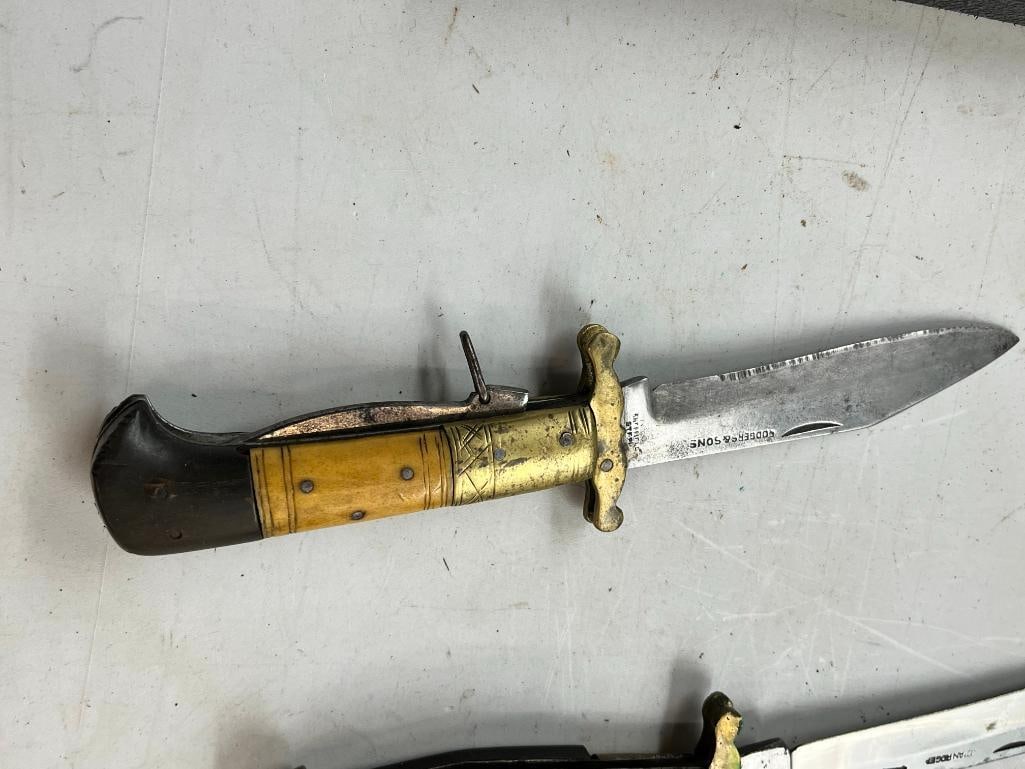 4 Folding Knives - 4