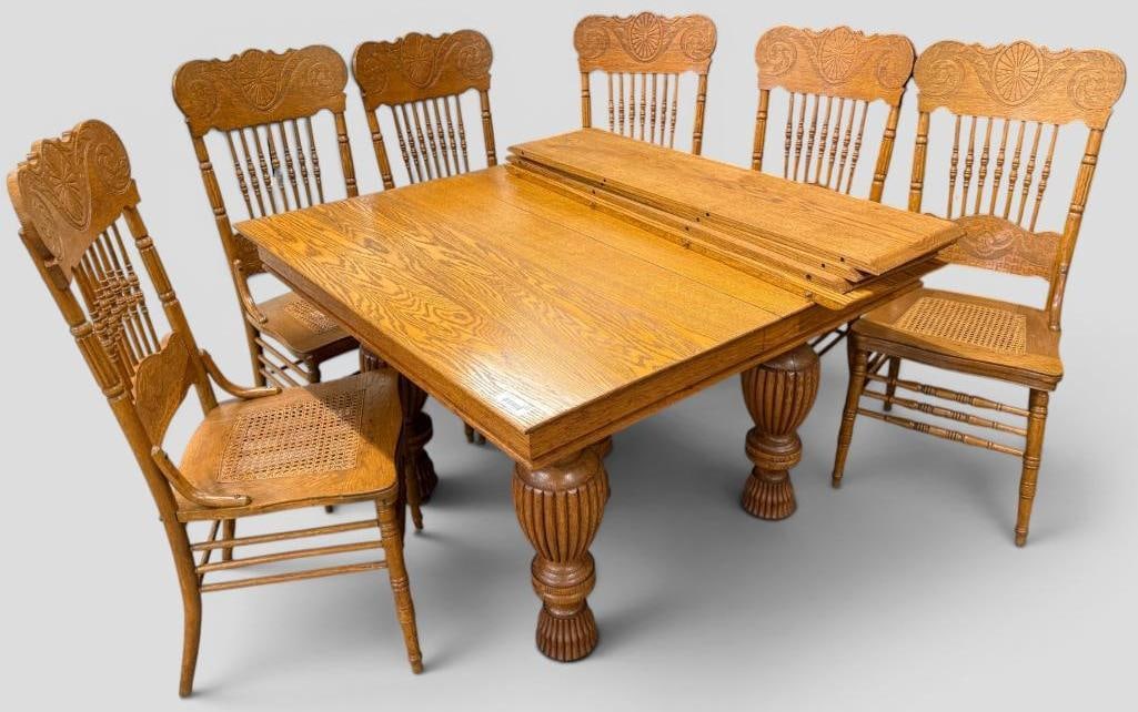 Oak Dining Table and 6 chairs (1 of 5)