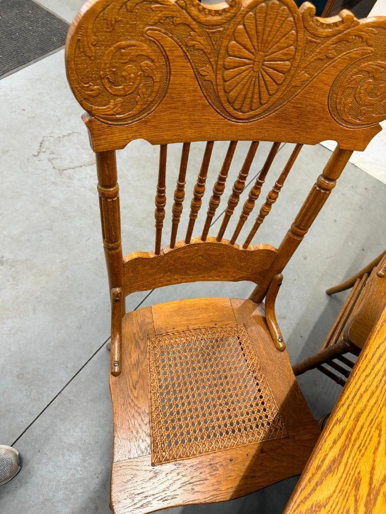 Oak Dining Table and 6 chairs - 3