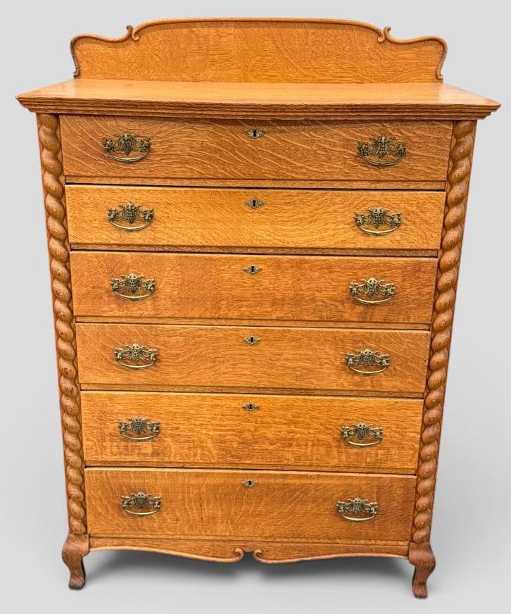 Oak Chest of Drawers: Oak Chest of Drawers. 6 drawers, Approx. 56 x 38 x 21 inches.