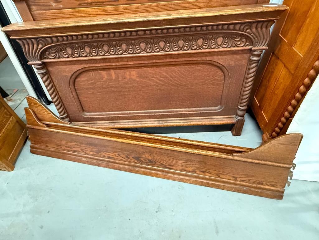 Nicely Carved Oak Bed - 4