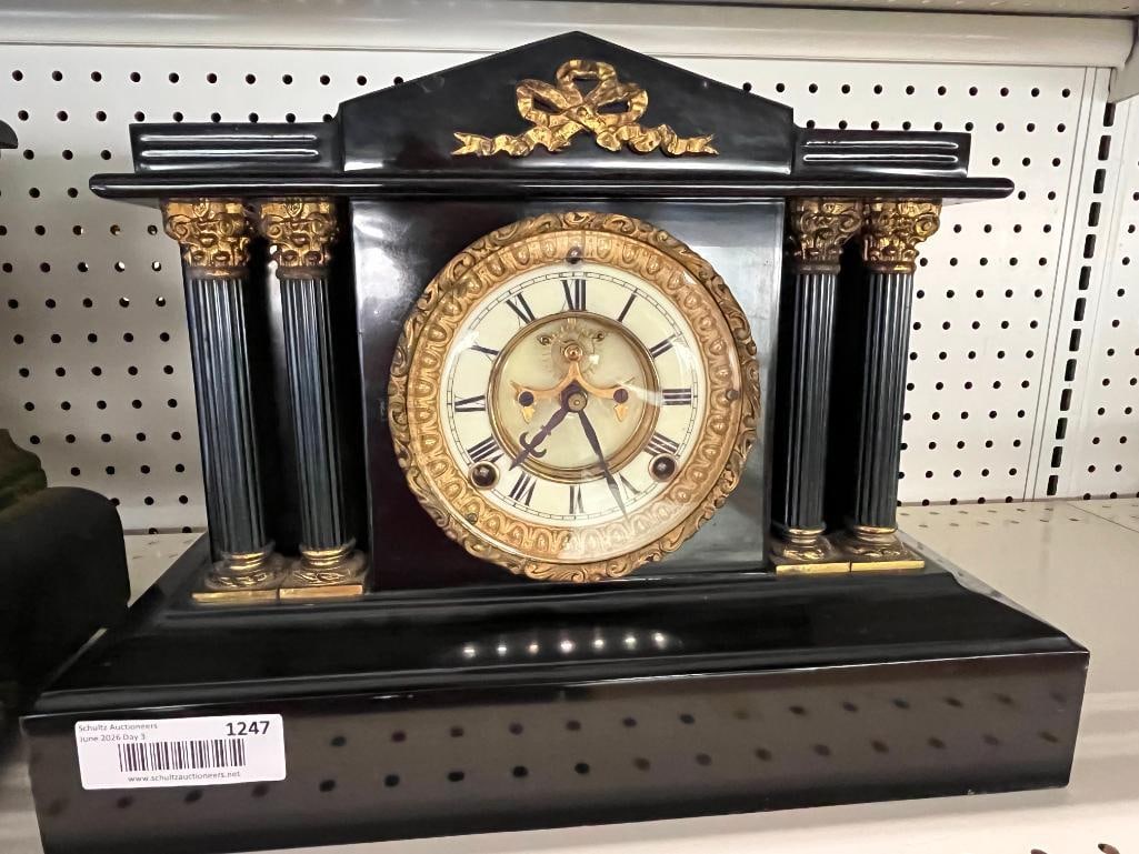 2 Mantel Clocks - 2