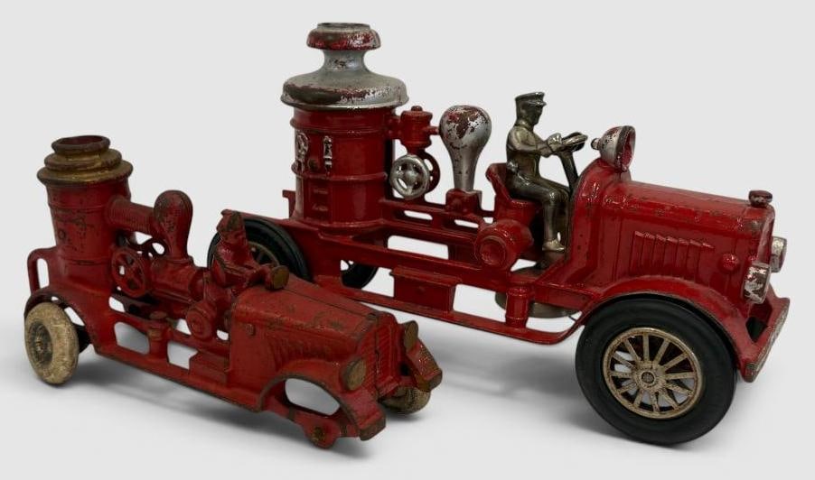 Hubley Cast Iron Fire Pumper (1 of 9)
