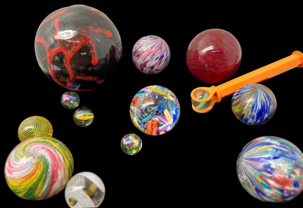 14 Art Glass Marbles (1 of 11)