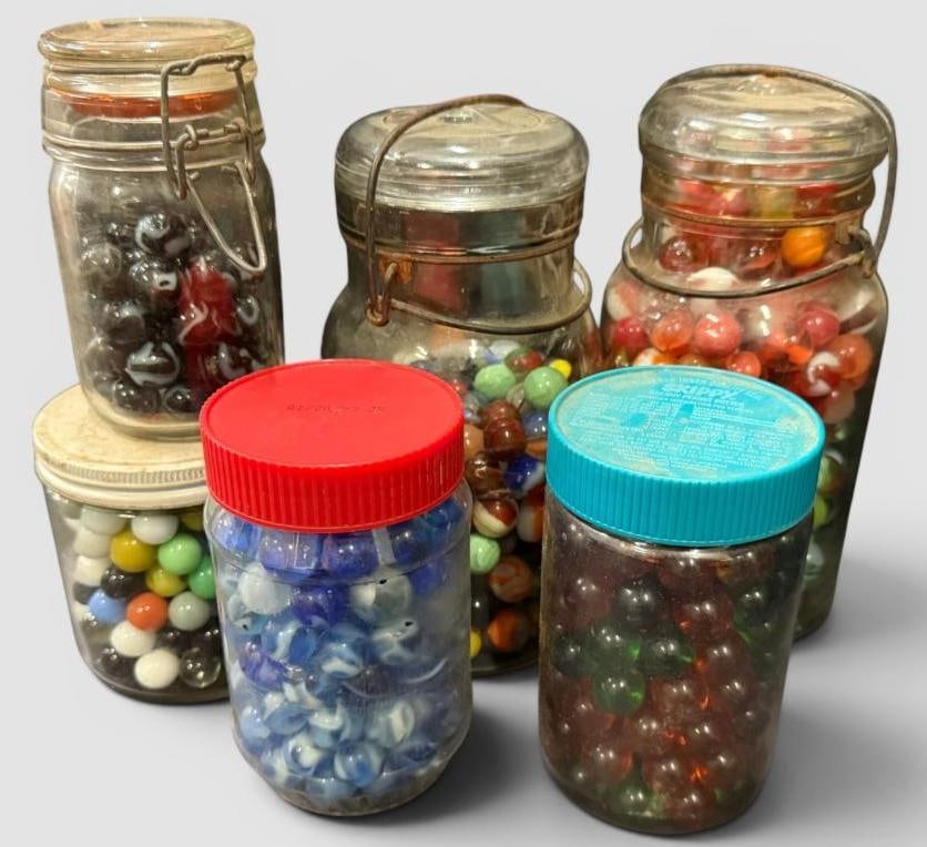 Group of Vintage Marbles: Group of Vintage Marbles. Some UV reactive.