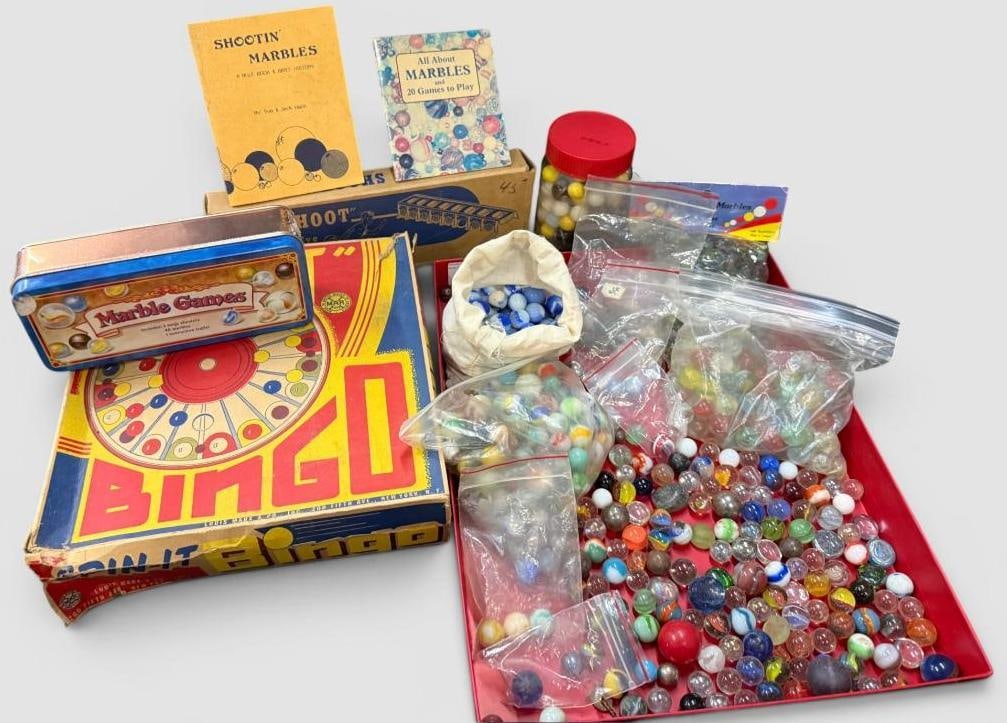 Group of Vintage Marbles, Games etc: Group of Vintage Marbles, Games, books etc. Some UV reactive.